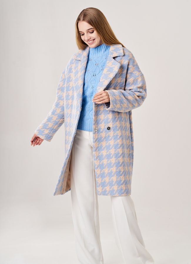 Женское пальто голубого цвета  модель № T4F W9811 в кредит