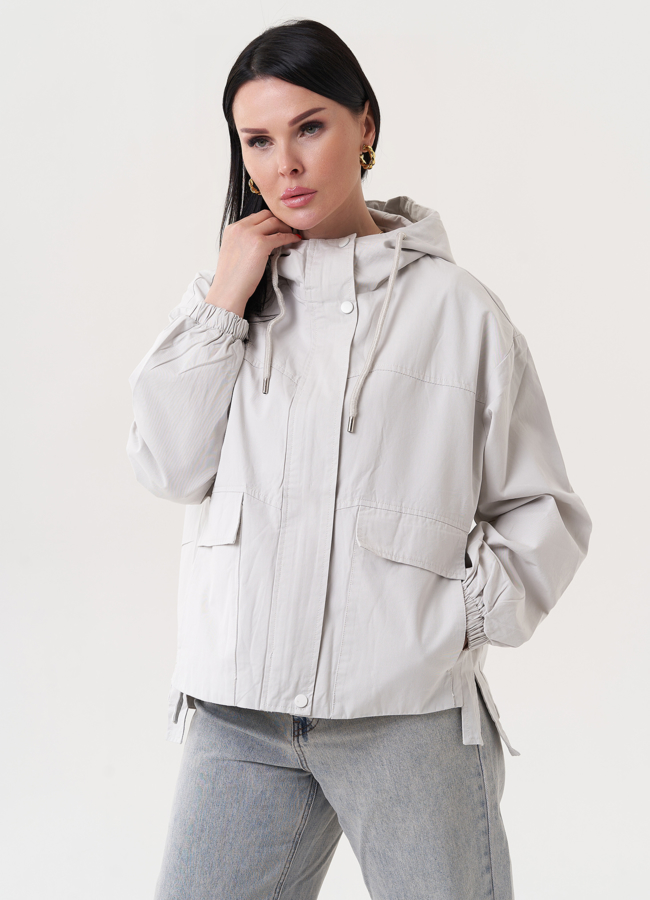 фото Светлая ветровка с капюшоном модель № K2309