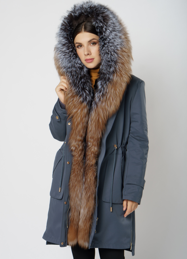 Парка синего цвета с меховой отделкой  модель № 12265 меха малина