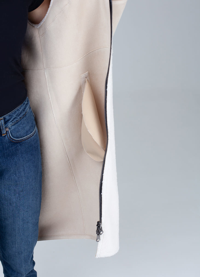 Искусственная дубленка в белом цвете модель № 2005 в кредит