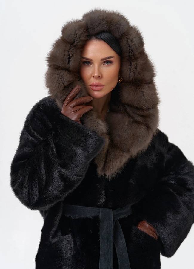Норковая шуба с капюшоном из меха куницы модель № 26640 в кредит