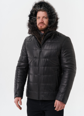 Пуховик из натуральной кожи с капюшоном из меха енота