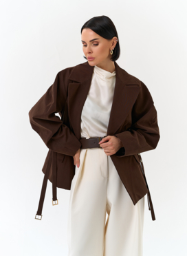 Женская куртка с объемными рукавами