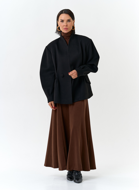 Женское укороченное пальто с акцентными рукавами