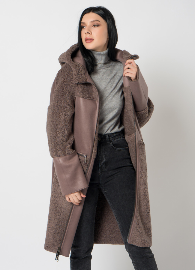 Двухстороннее пальто из эко замши с капюшоном модель № 7702 универмаг малина