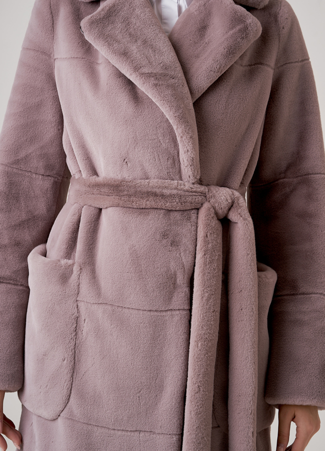 Шуба из искусственного меха с поясом модель № 75100 в рассрочку