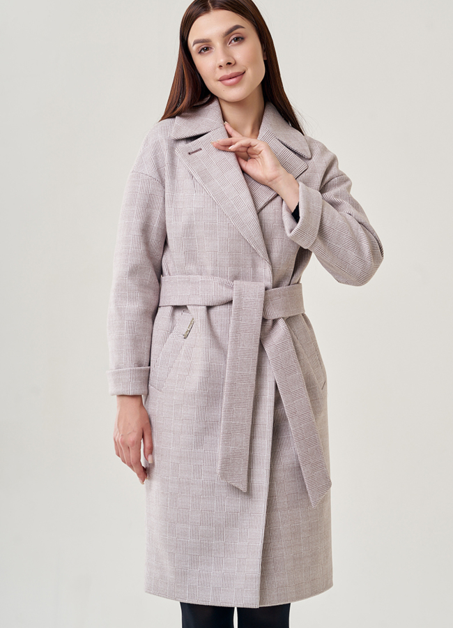 Светлое женское пальто с английским воротником модель № 22951 меха малина