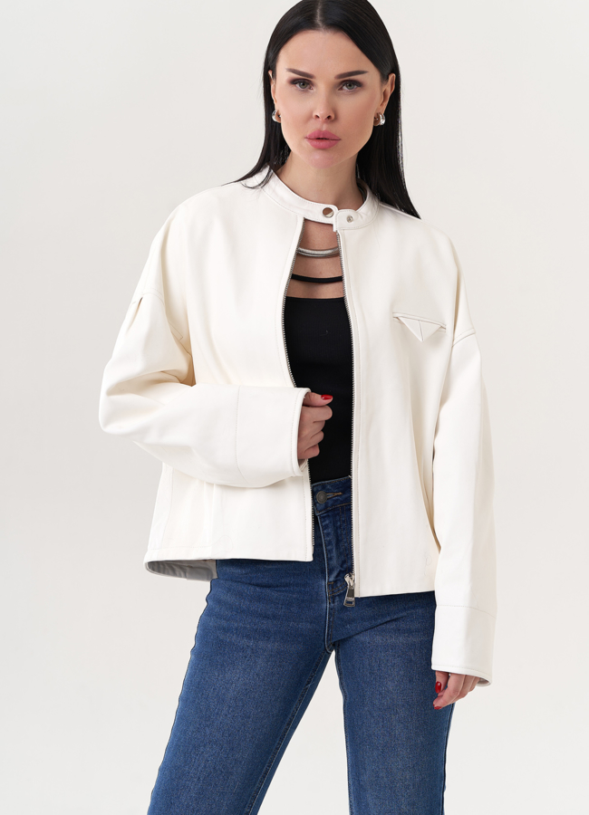 Куртка из натуральной кожи белого цвета модель № 26894 меха малина