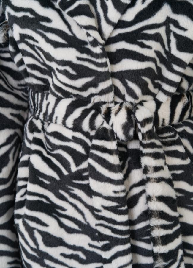 Пальто с английским воротником из эко меха модель № 24912 универмаг малина