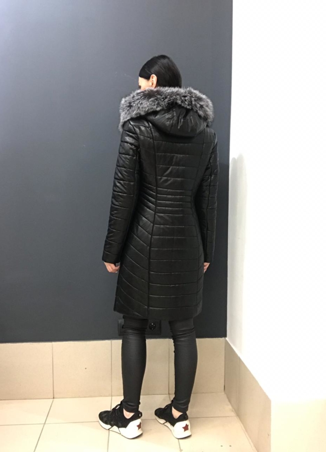 фото Пуховик из эко кожи с отделкой из чернобурки модель № 9801