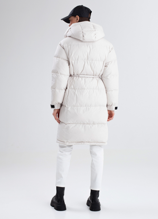 фото Светлый женский пуховик  модель № 23338