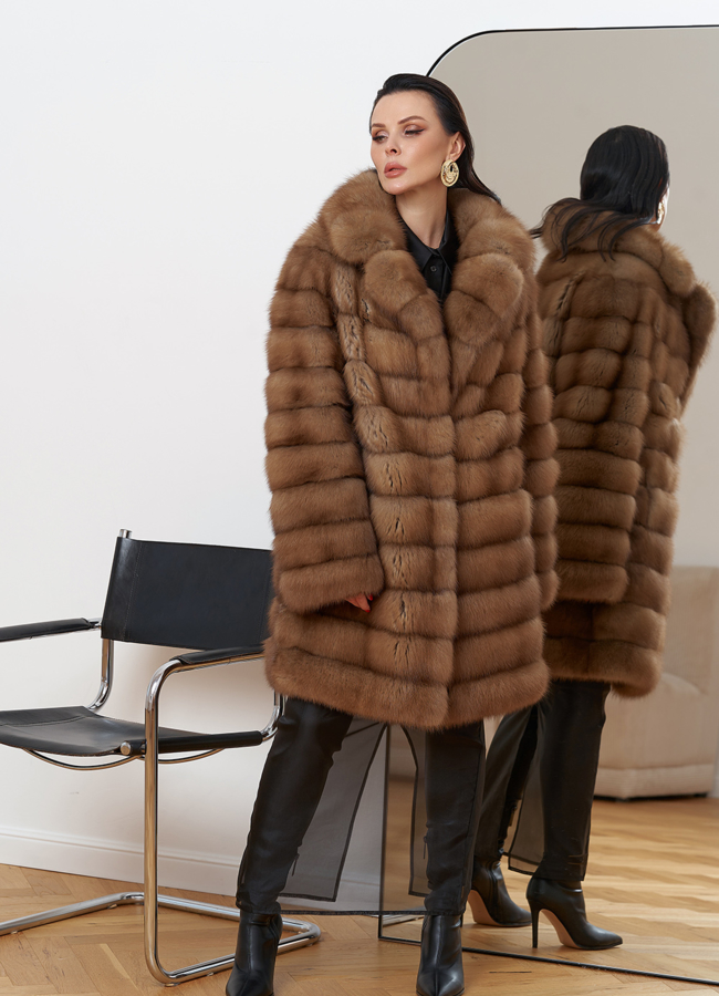 Шуба из куницы с английским воротником модель № 24559 универмаг малина