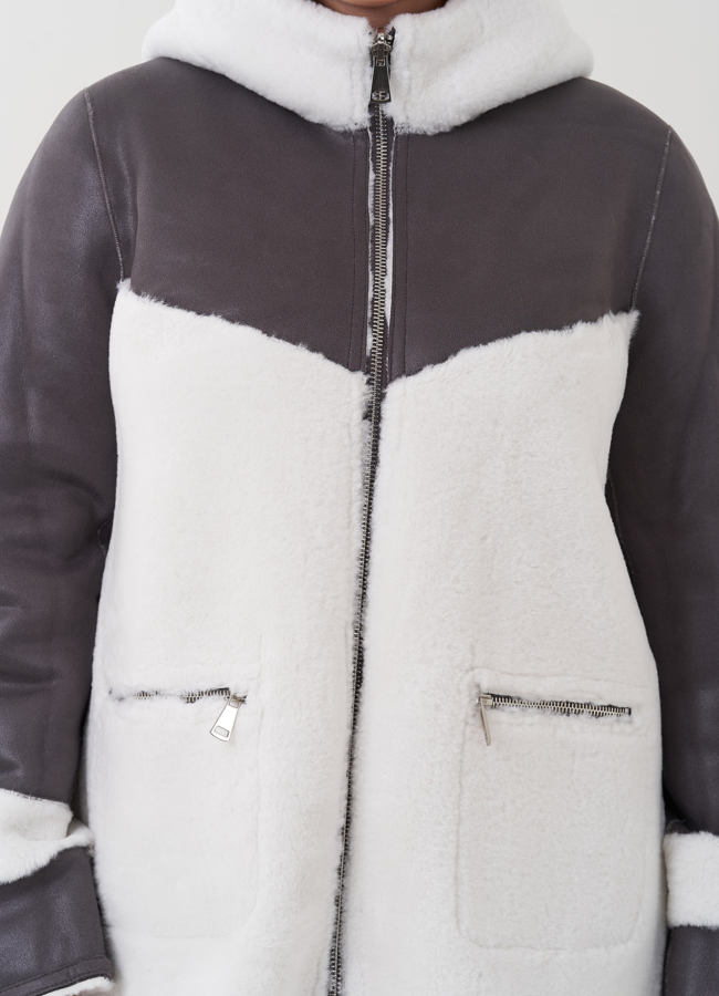 Двухсторонняя женская дубленка с капюшоном модель № 81981 универмаг малина