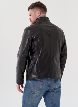 Мужская кожаная куртка черного цвета 