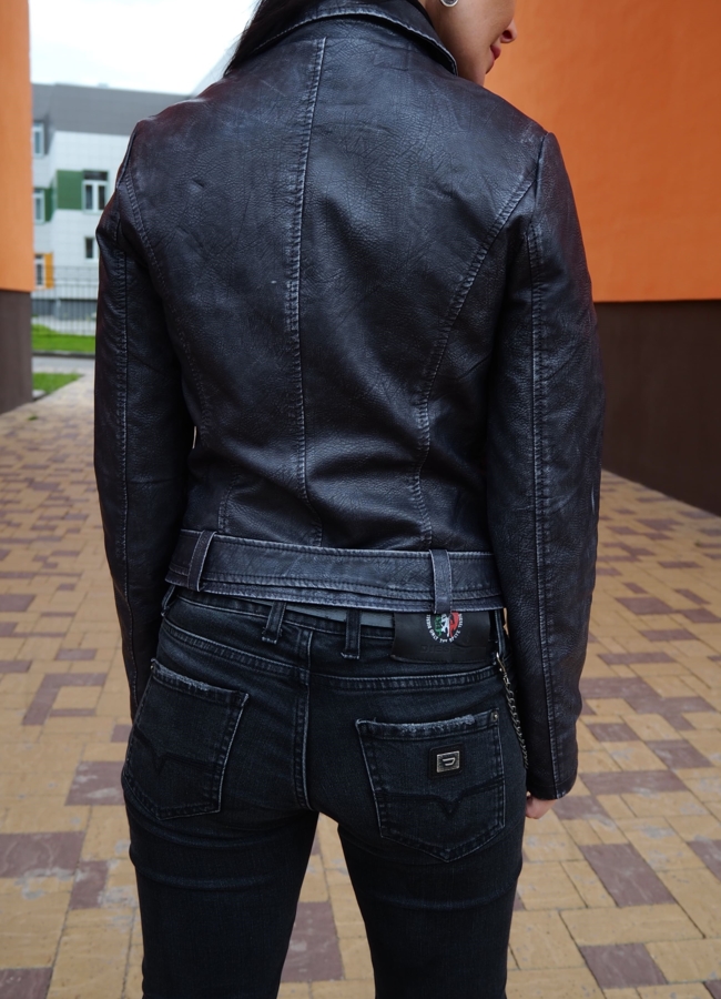 фото Куртка из эко кожи темно-синего цвета  модель № 1290