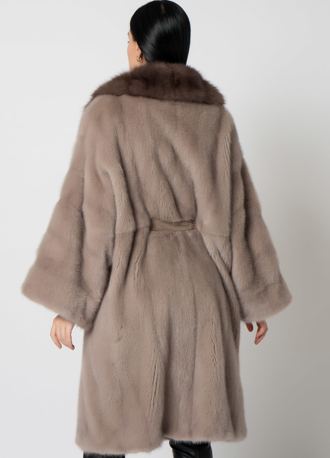 Шуба из норки бежевого цвета с английским воротником модель № 1404 в кредит