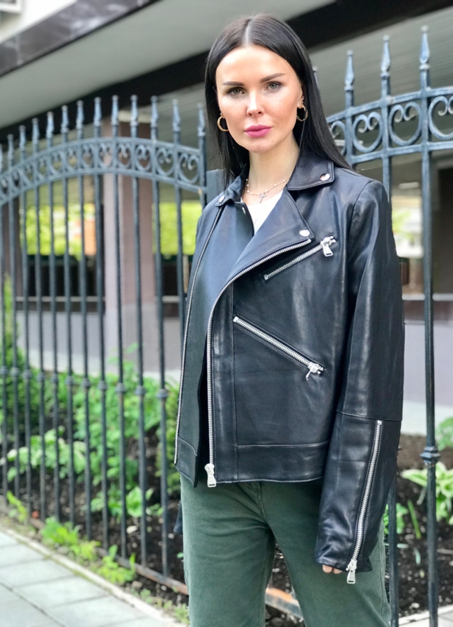 фото Куртка кожаная черного цвета модель № 16002