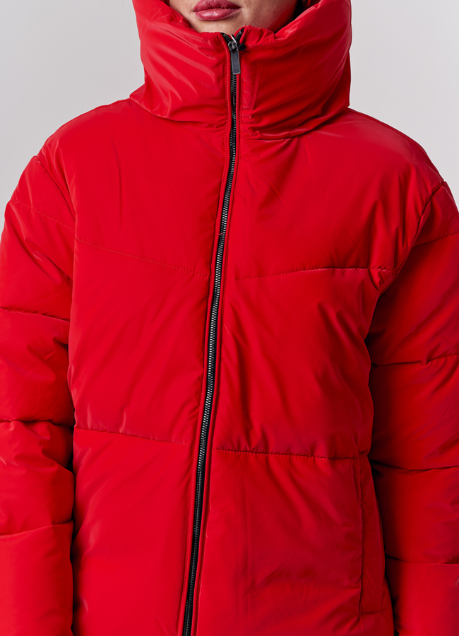 Пуховик красного цвета с воротником стойкой модель № 21896 универмаг малина