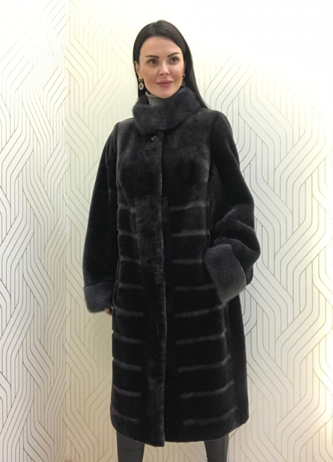 Шуба из мутона модель № Р-83 меха малина