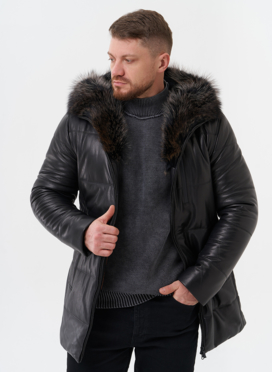 Пуховик из натуральной кожи с отделкой из меха енота