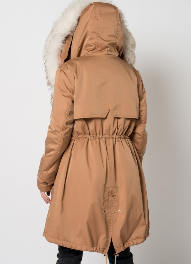 Женская парка с енотом  модель № 19015 в кредит