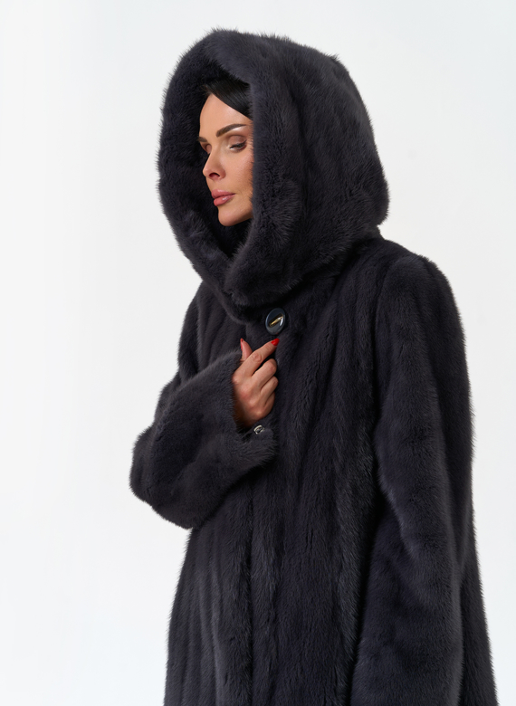Шуба из меха норки с капюшоном