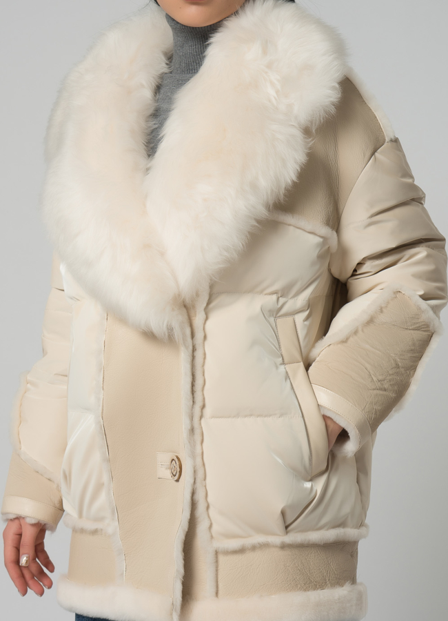 Куртка - пуховик белого цвета  модель № 22170 универмаг малина