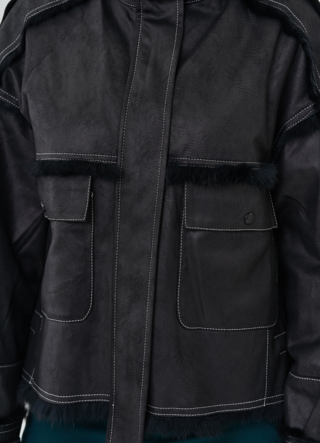 Женская куртка черного цвета  модель № 25551 универмаг малина