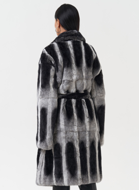 Шуба из меха кролика с английским воротником Шуба из меха кролика с английским воротником