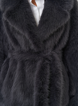 Женская шуба из эко меха с английским воротником