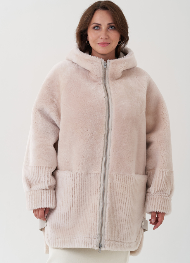 Двухсторонняя женская дубленка с капюшоном модель № 82467 меха малина