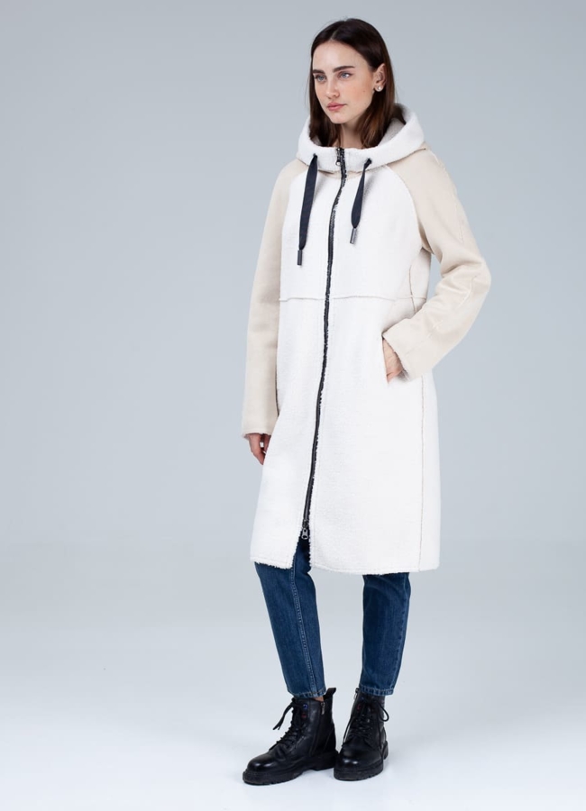 Искусственная дубленка в белом цвете модель № 2005 меха малина