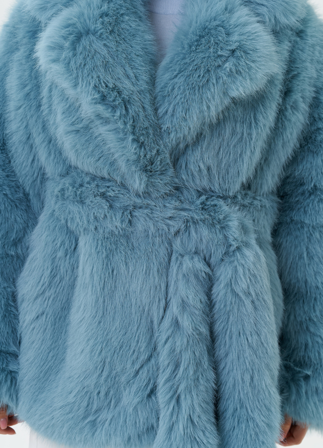 Укороченная шуба из экопесца в голубом цвете  модель № 1345 в рассрочку