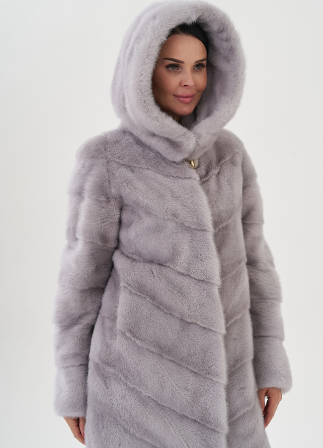 Шуба фиолетового цвета из норки с капюшоном модель № 24716 универмаг малина