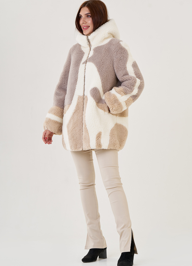 Женское полупальто из эко меха с капюшоном модель № 23421 в рассрочку