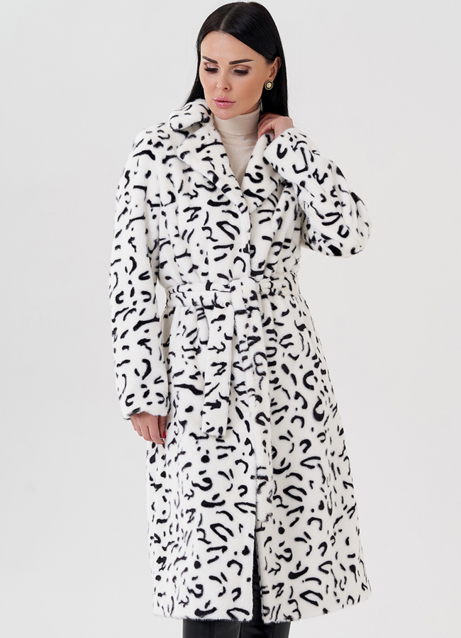 Женское пальто с английским воротником белого цвета  модель № 24114 в кредит