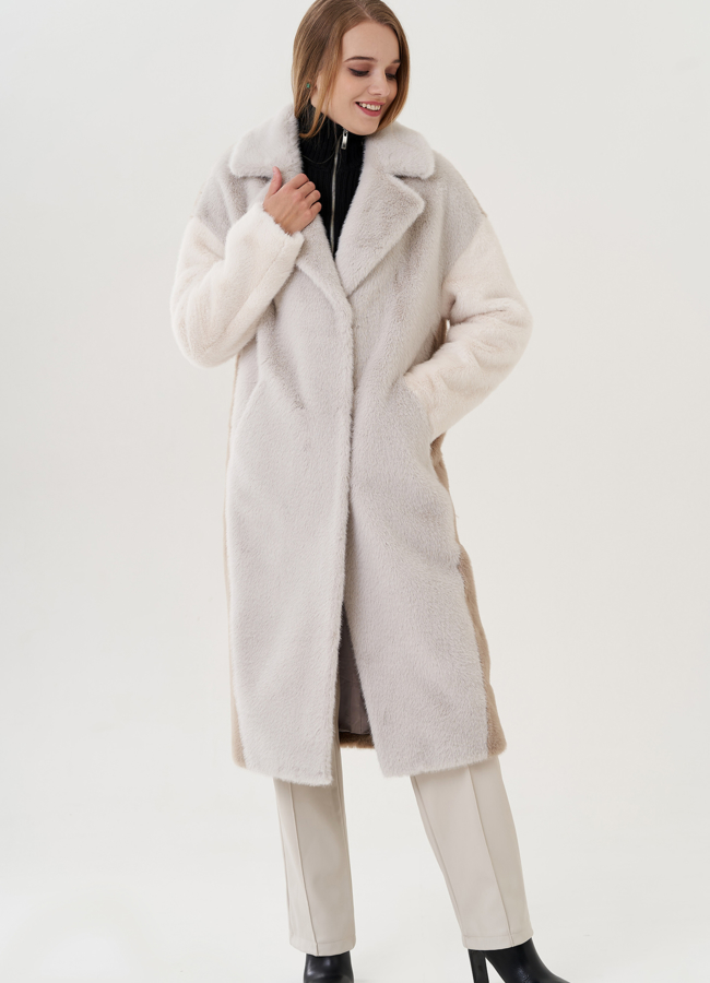 Женское пальто из эко меха в светлых тонах  модель № 25739 универмаг малина