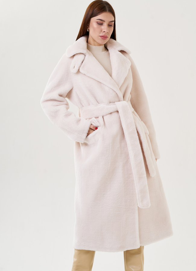 Длинное белое пальто из эко меха модель № 79325 меха малина