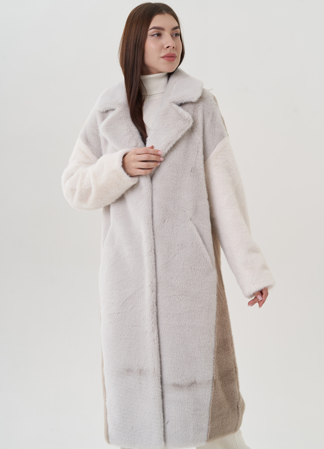 Женское пальто из эко меха в светлых тонах  модель № 25739 универмаг малина
