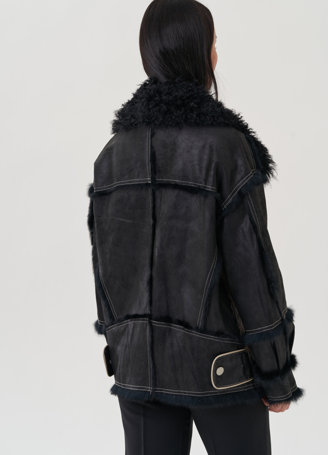 Куртка черного цвета с деталями из меха кролика модель № 25543 универмаг малина
