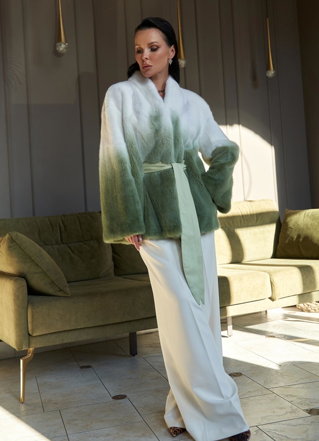 Женская шуба из меха норки с градиентом модель № 28092 в рассрочку