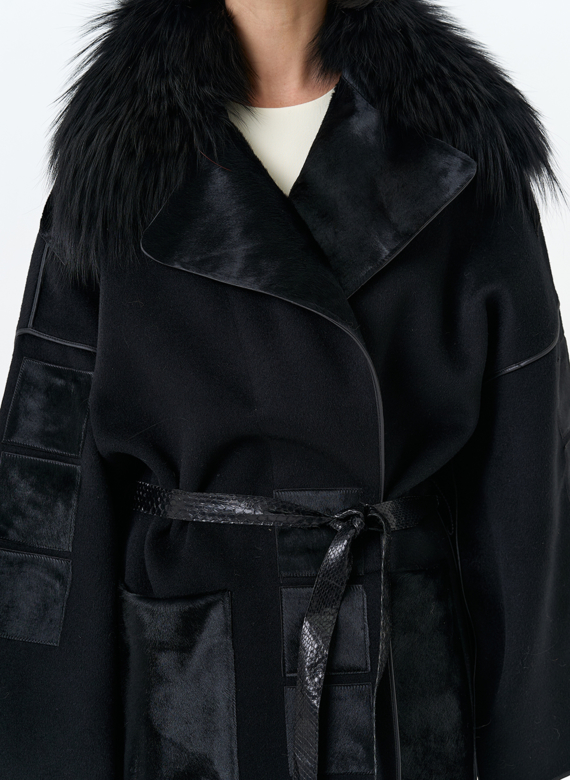 Женское длинное пальто с отделкой из меха лисы