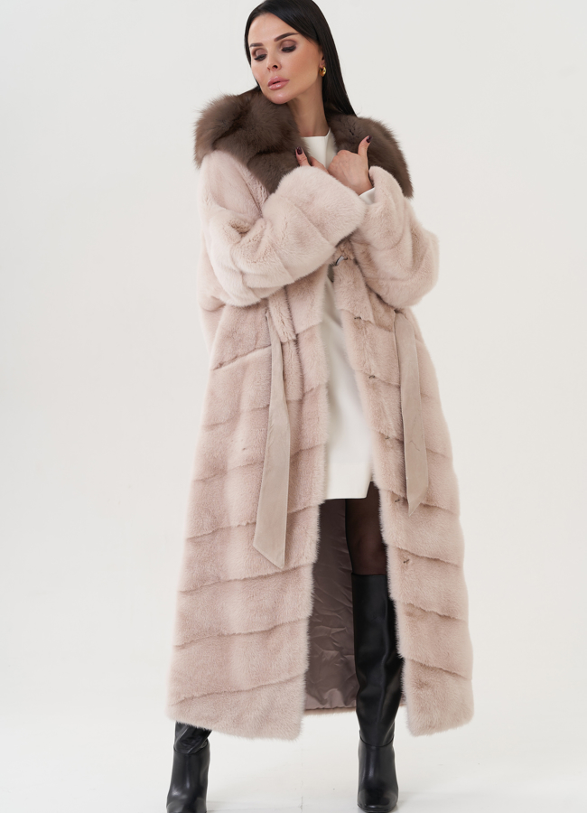 фото Шуба из норки с капюшоном  из куницы модель № 25812