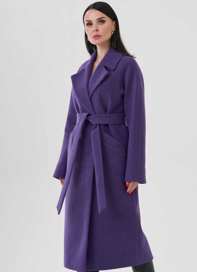 Пальто фиолетового цвета с английским воротником модель № 24712 в кредит