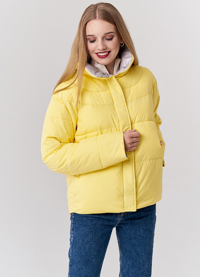 Пуховик желтого цвета с воротником стойкой модель № 21897 универмаг малина