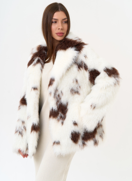 Женская шуба из эко меха с анималистическим принтом Женская шуба из эко меха с анималистическим принтом