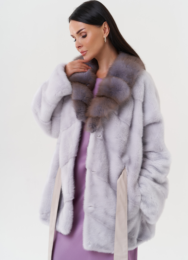 Норковая шуба под пояс с воротником из куницы модель № 27581 универмаг малина