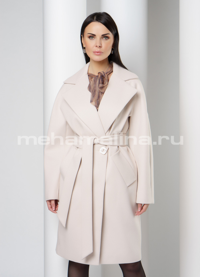 Пальто женское в бежевом цвете модель № 782 меха малина