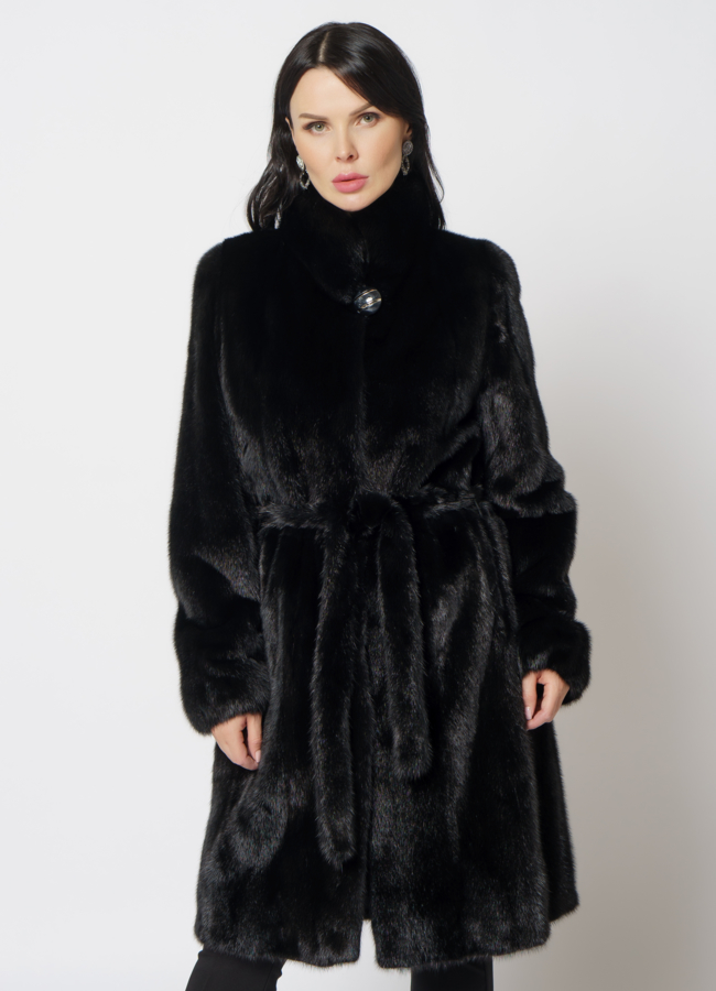 Шуба из норки с воротником стойкой черного цвета модель № 60173 меха малина