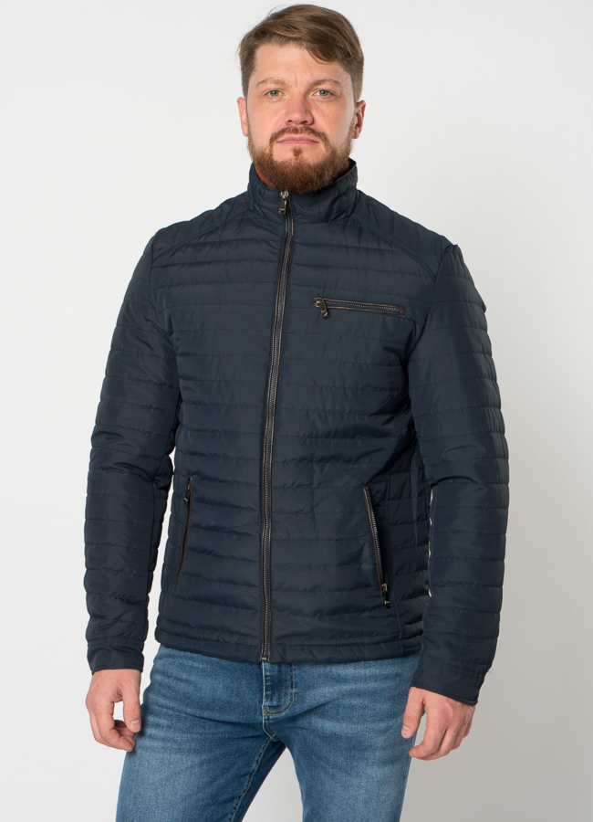 Утепленная мужская куртка в синем цвете модель № 21586 меха малина